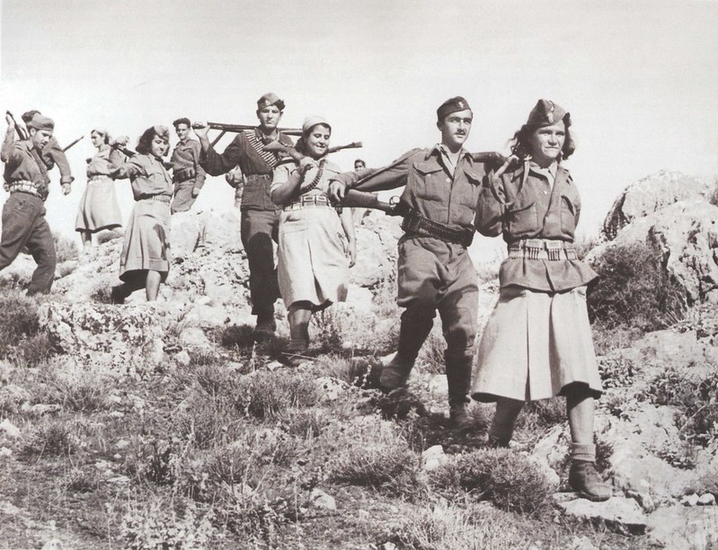 Rebels of EAM/ELAS by Υπουργείο Εξωτερικών licensed by CC BY-SA 2.0